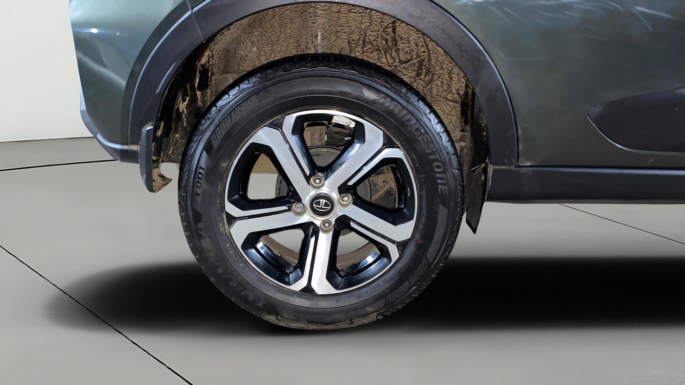 2023 Tata NEXON XZA PLUS SUNROOF PETROL, Petrol, Automatic, 13,380 km, Right Rear Wheel