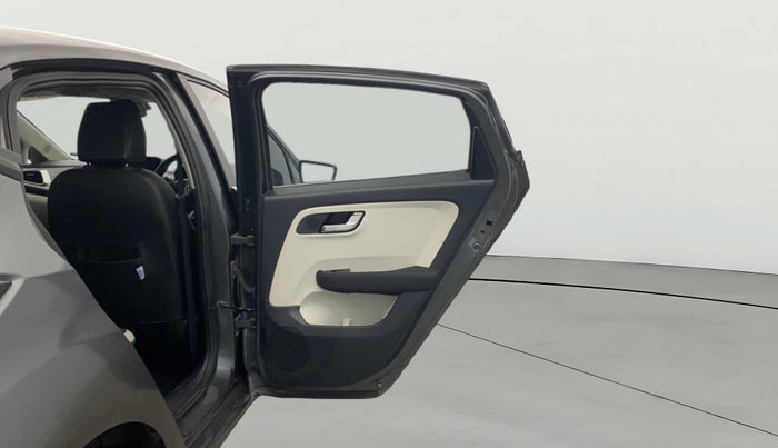 2023 Tata ALTROZ XZ + SUNROOF, Petrol, Manual, 8,013 km, RHS Rear Door