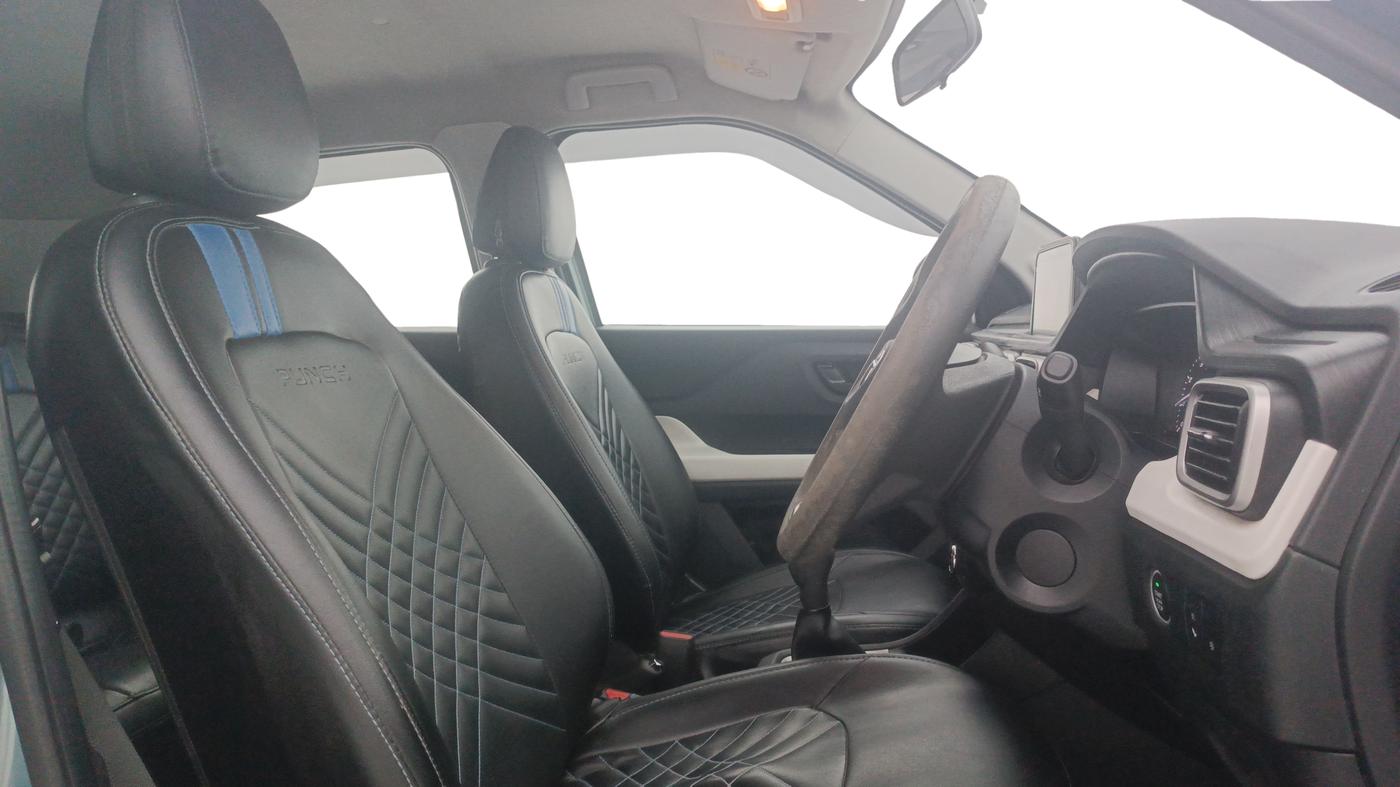 2022 Tata PUNCH ACCOMPLISHED MT, Petrol, Manual, 87,278 km, Right Side Front Door Cabin