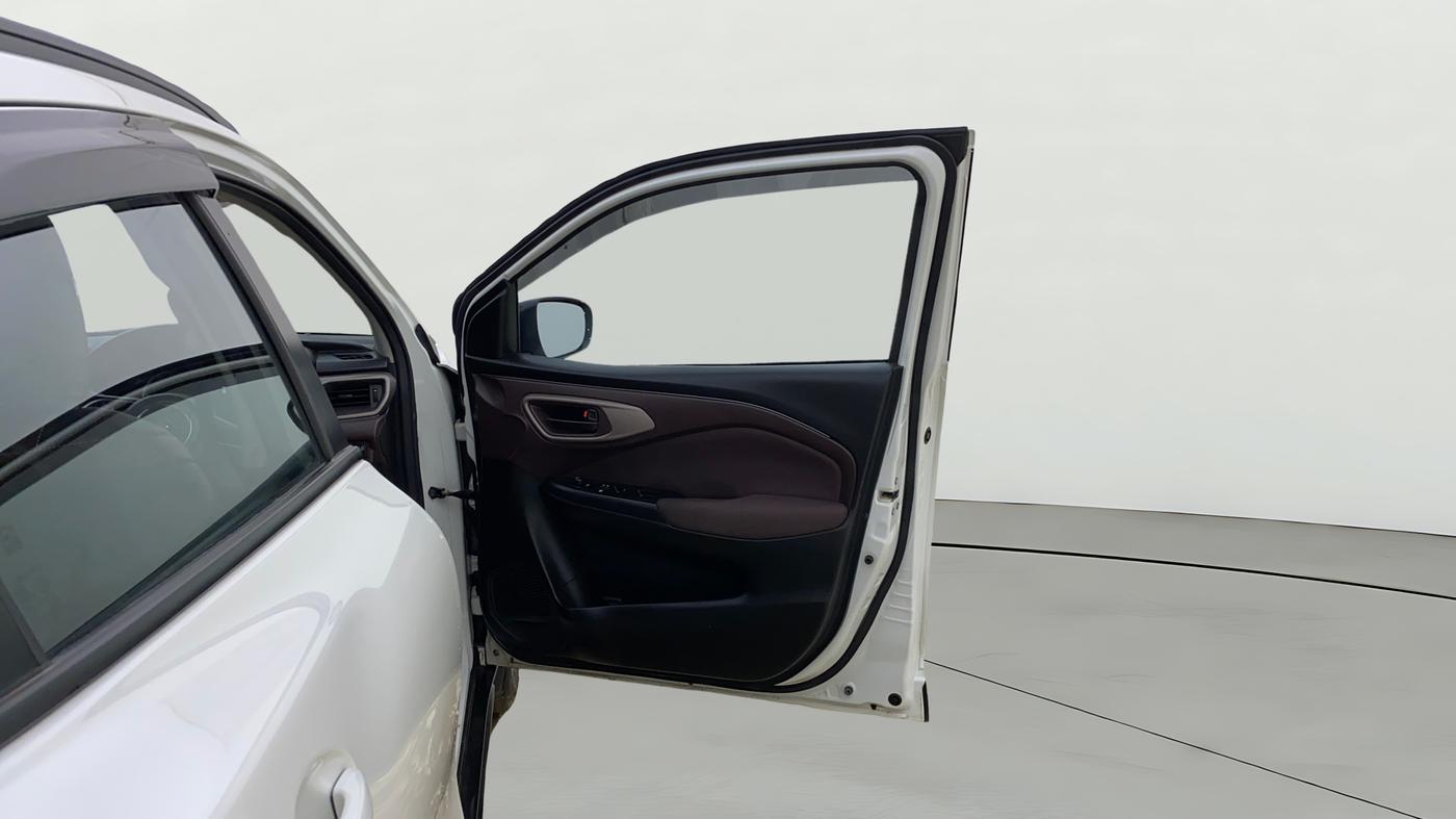 2025 Maruti FRONX DELTA PLUS 1.2L AGS, Petrol, Automatic, 9,784 km, RHS Front Door