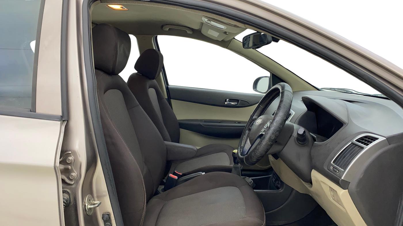 2014 Hyundai Elite i20 ASTA 1.2, Petrol, Manual, 1,17,603 km, Right Side Front Door Cabin