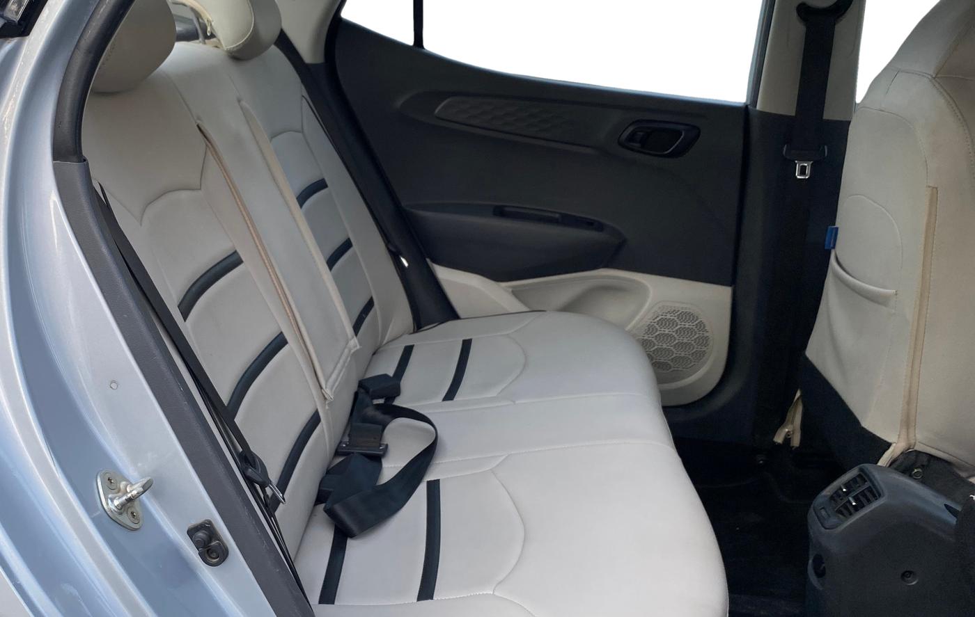 2022 Hyundai AURA S 1.2 CNG, CNG, Manual, 54,239 km, Right Side Rear Door Cabin