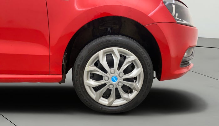 2015 Volkswagen Polo COMFORTLINE 1.2L, Petrol, Manual, 86,711 km, Right Front Wheel