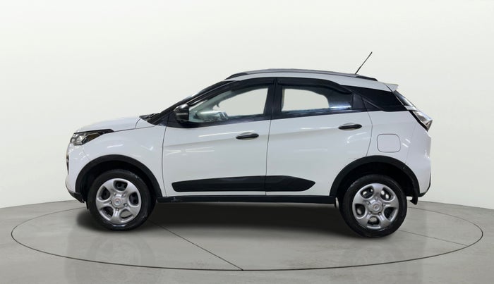 2022 Tata NEXON XMA SUNROOF DIESEL, Diesel, Automatic, 77,095 km, Left Side