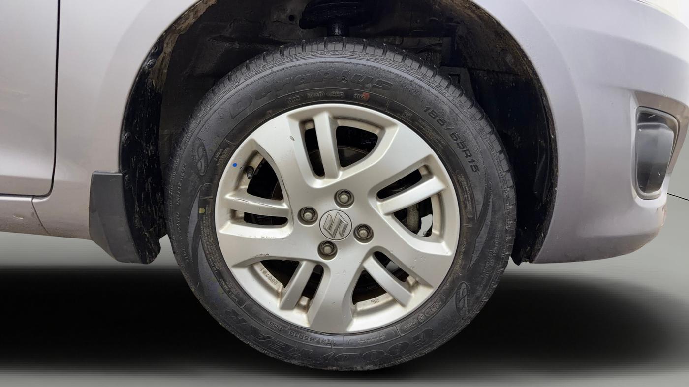 2014 Maruti Swift Dzire ZXI, Petrol, Manual, 42,192 km, Right Front Wheel