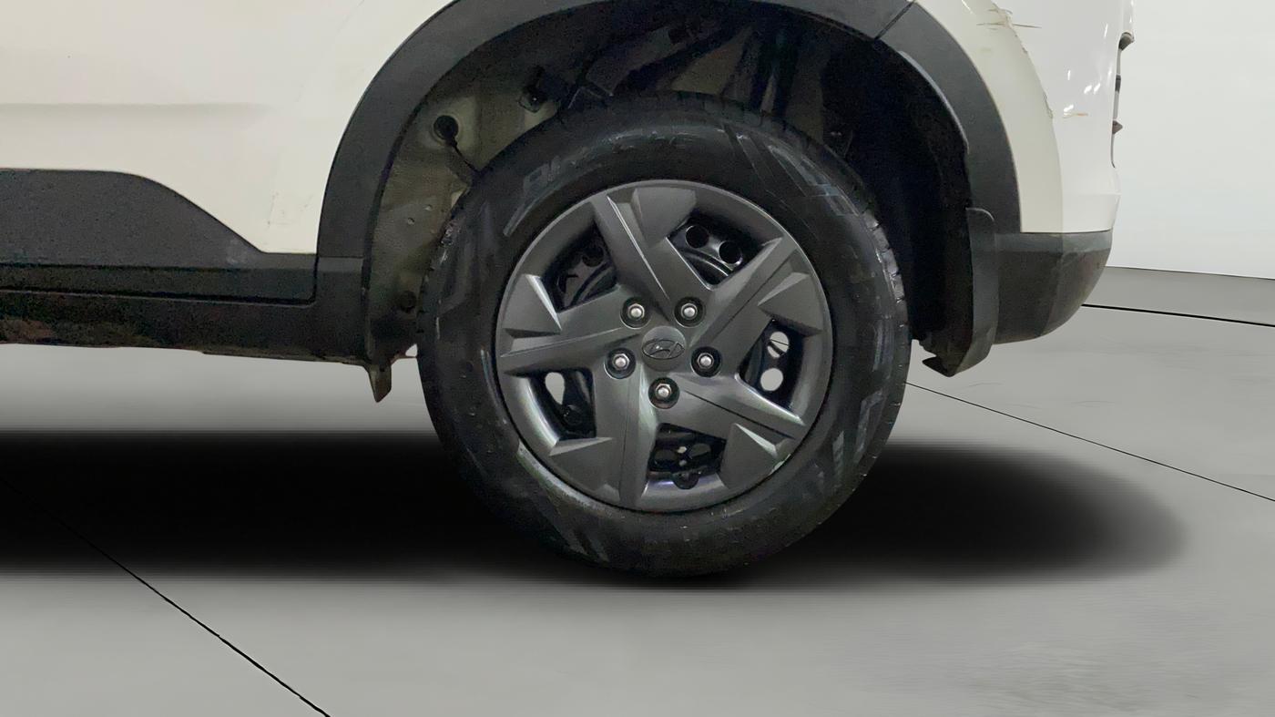 2023 Hyundai VENUE SX 1.2 PETROL, Petrol, Manual, 19,848 km, Left Rear Wheel