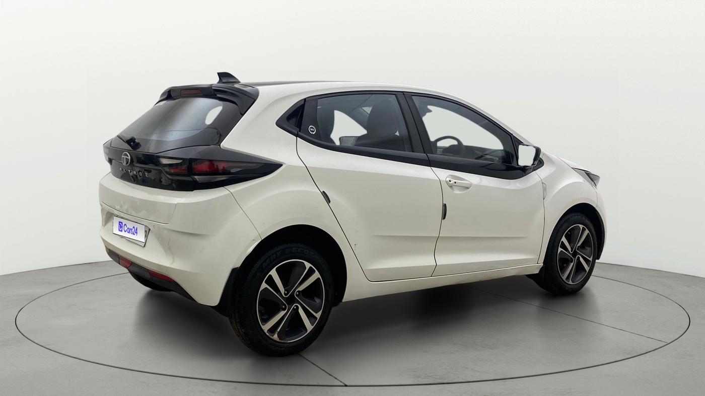 2024 Tata ALTROZ  XZ PLUS (S) , Diesel, Manual, 29,349 km, Right Back Diagonal