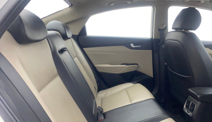 2017 Hyundai Verna 1.6 VTVT SX (O) AT, Petrol, Automatic, 39,750 km, Right Side Rear Door Cabin