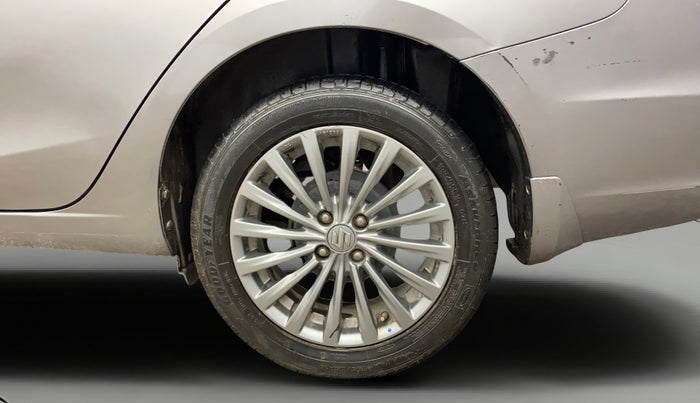 2017 Maruti Ciaz ZXI+, Petrol, Manual, 40,334 km, Left Rear Wheel
