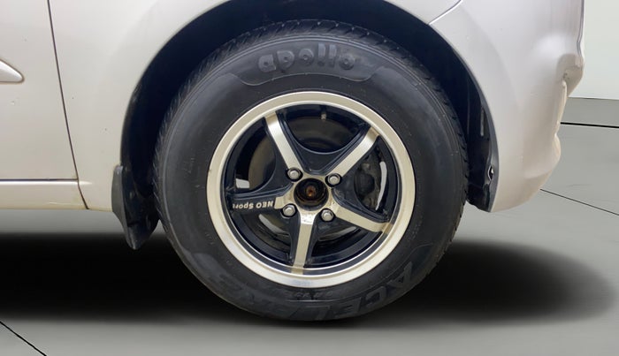 2012 Hyundai i10 SPORTZ 1.2 AT, Petrol, Automatic, 39,335 km, Right Front Wheel