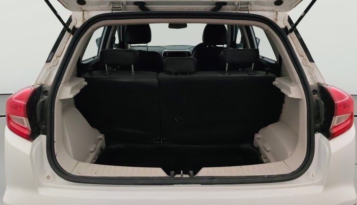 2024 Mahindra XUV300 W8 1.2 PETROL, Petrol, Manual, 29,360 km, Boot Open Zoomed View