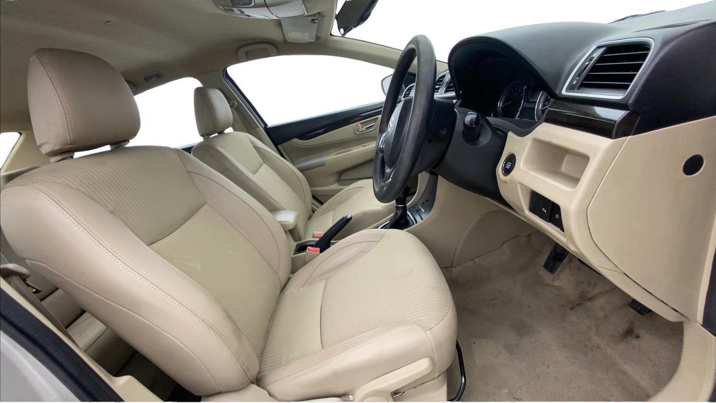2017 Maruti Ciaz ZETA 1.4  AT PETROL, Petrol, Automatic, 88,506 km, Right Side Front Door Cabin
