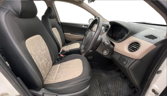 2016 Hyundai Grand i10 Sports plus 1.2, Petrol, Manual, 69,094 km, Right Side Front Door Cabin