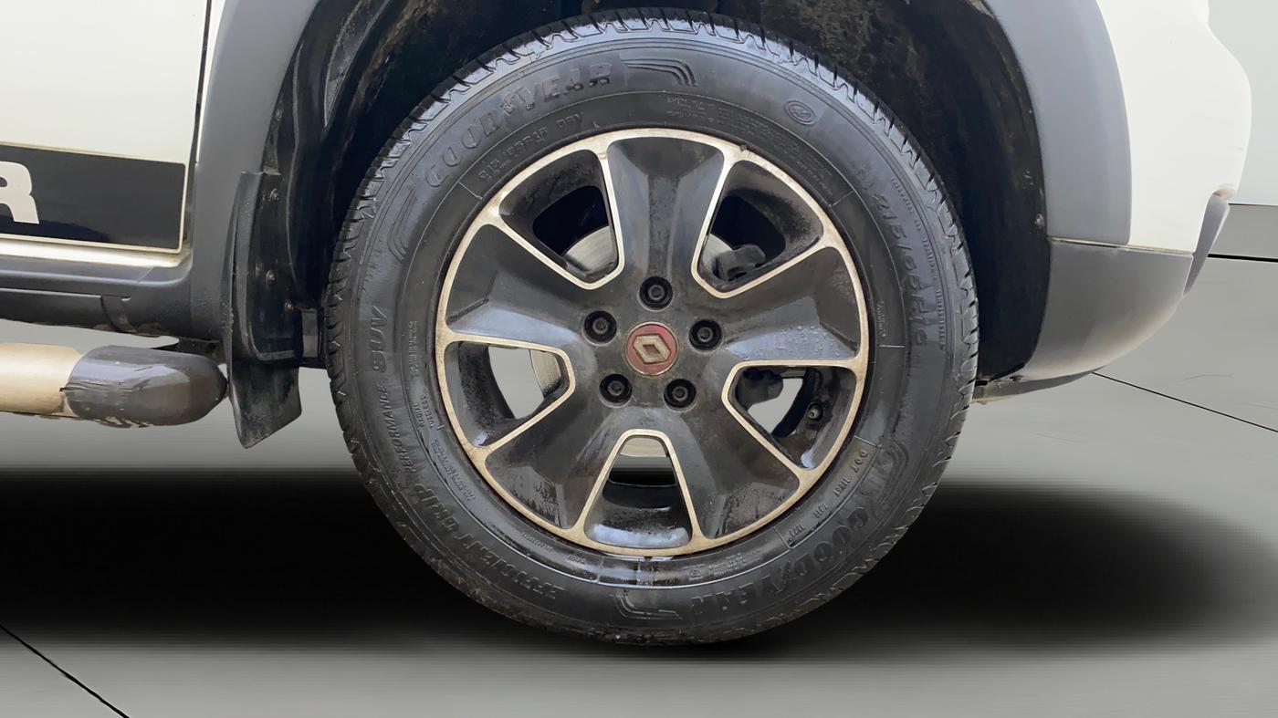 2018 Renault Duster RXS CVT, Petrol, Automatic, 30,921 km, Right Front Wheel