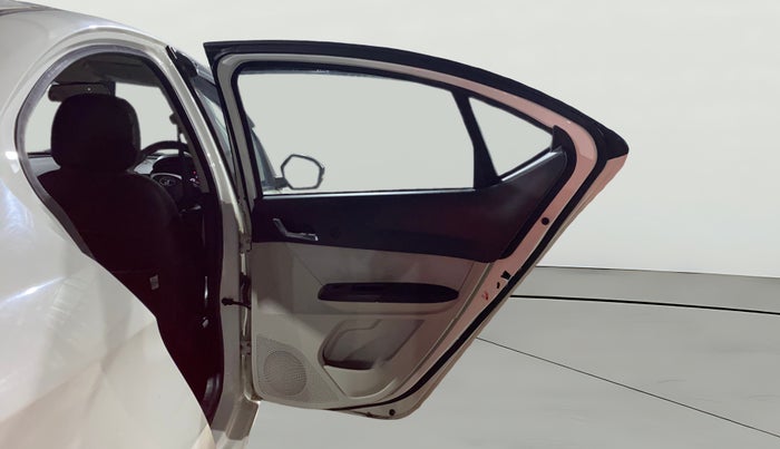 2022 Tata TIGOR XZ PLUS CNG, CNG, Manual, 32,557 km, RHS Rear Door