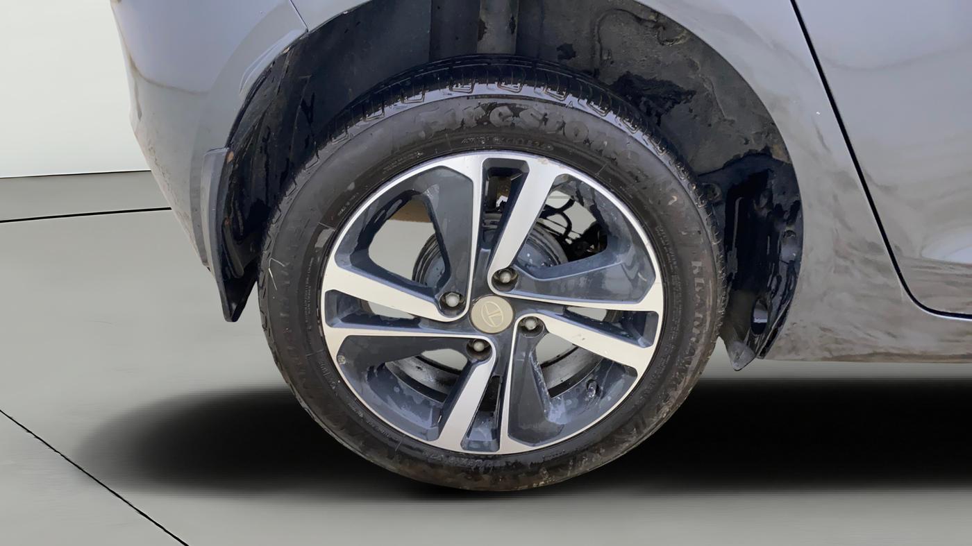 2020 Tata ALTROZ XZ PETROL, Petrol, Manual, 84,233 km, Right Rear Wheel