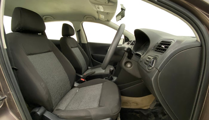 2018 Volkswagen Ameo TRENDLINE 1.0L, CNG, Manual, 1,32,995 km, Right Side Front Door Cabin