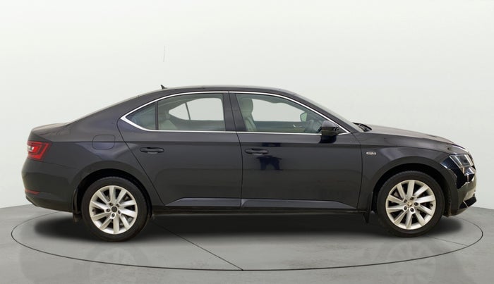 2016 Skoda Superb L&K 1.8 TSI AT, Petrol, Automatic, 70,037 km, Right Side View