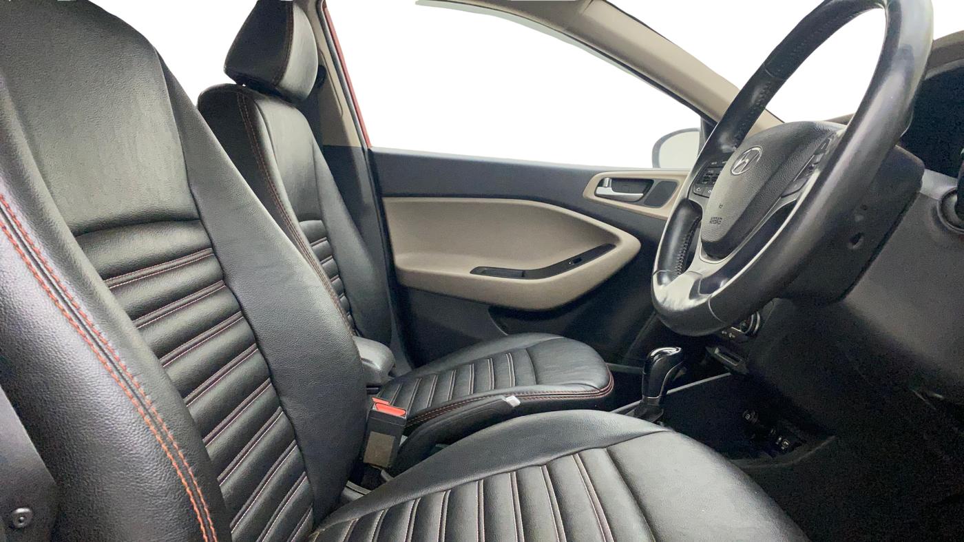 2019 Hyundai Elite i20 ASTA (O) CVT, Petrol, Automatic, 1,12,511 km, Right Side Front Door Cabin