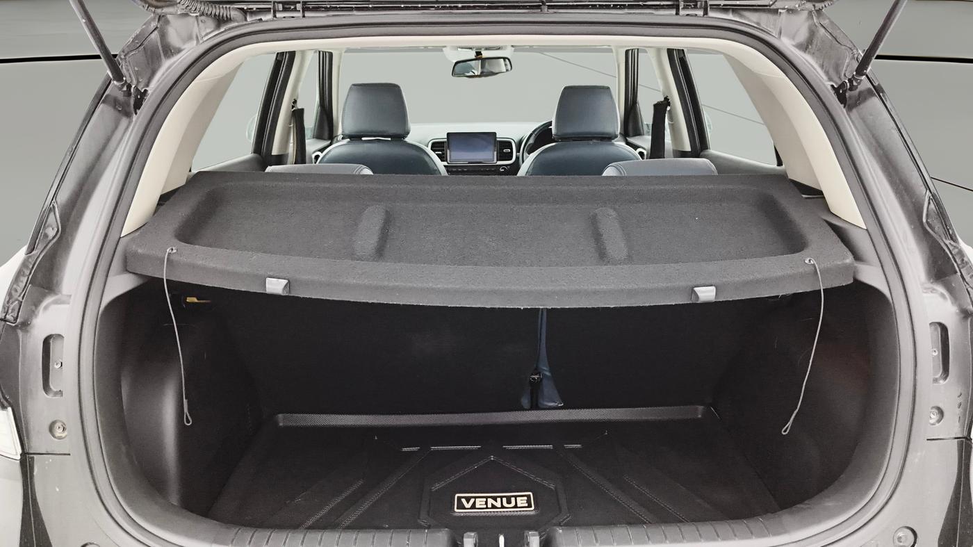 2023 Hyundai VENUE SX (O) 1.0 TURBO DCT, Petrol, Automatic, 34,178 km, Boot Open Zoomed View