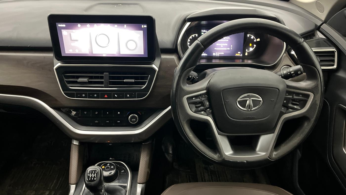2023 Tata Harrier XZ PLUS 2.0L DUAL TONE, Diesel, Manual, 1,12,783 km, Steering Wheel Close Up