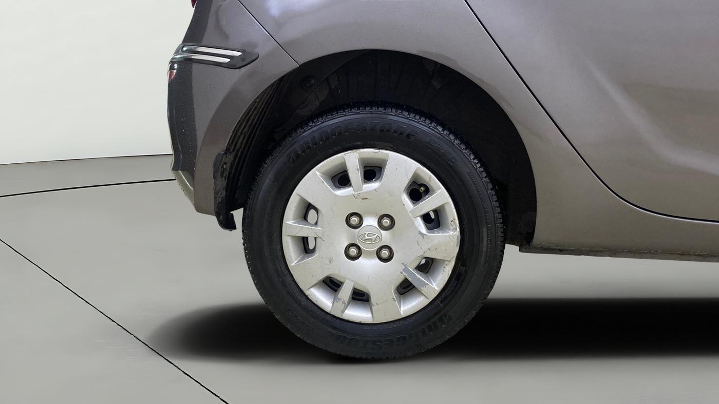 2013 Hyundai i20 MAGNA (O) 1.2, Petrol, Manual, 63,913 km, Right Rear Wheel