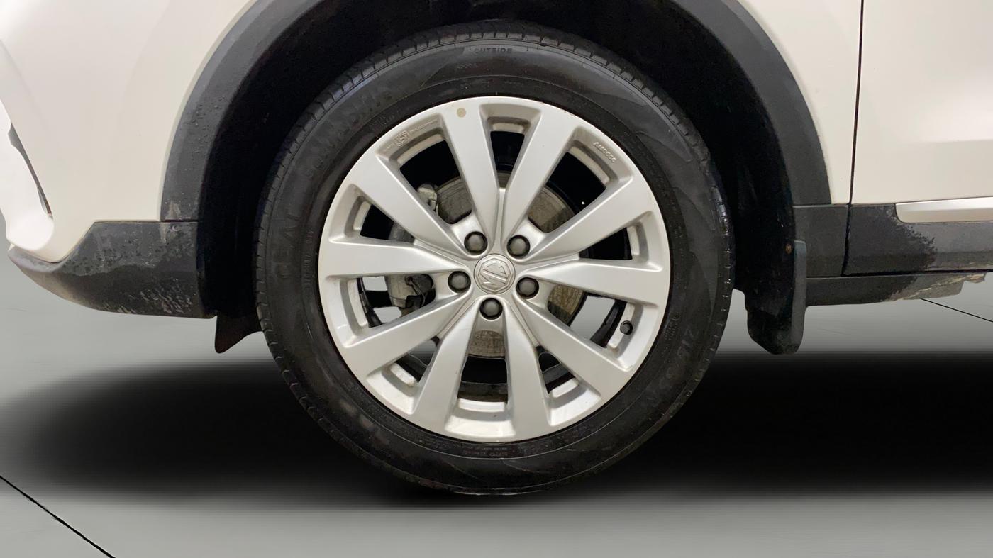 2024 MG ASTOR Select 1.5 MT (Ivory), Petrol, Manual, 11,319 km, Left Front Wheel