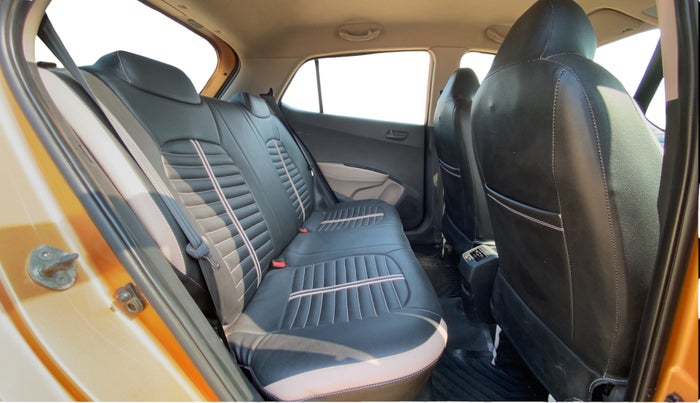 2016 Hyundai Grand i10 MAGNA 1.2 KAPPA VTVT, Petrol, Manual, 36,056 km, Right Side Rear Door Cabin