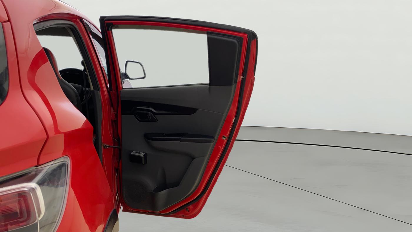 2018 Mahindra KUV 100 NXT K2 P 6 STR, Petrol, Manual, 33,713 km, RHS Rear Door