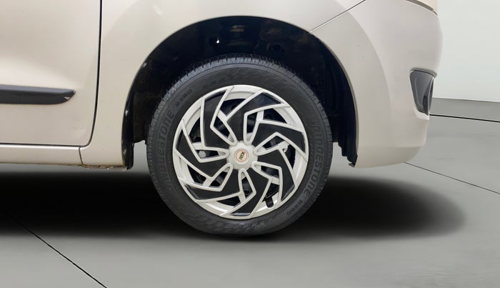2015 Maruti Wagon R 1.0 VXI, Petrol, Manual, 1,05,396 km, Right Front Wheel