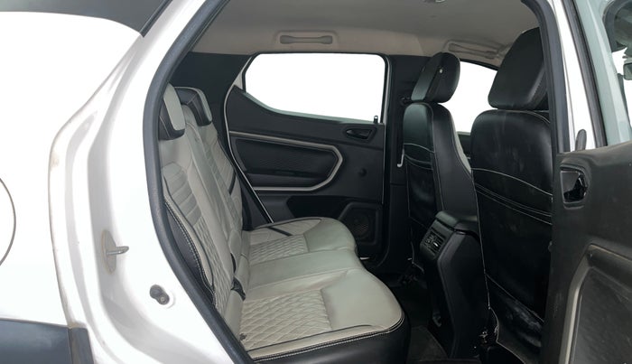 2022 Renault Kiger RXZ MT, Petrol, Manual, 33,351 km, Right Side Rear Door Cabin