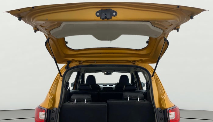 2023 Renault TRIBER RXZ AMT, Petrol, Automatic, 15,606 km, Boot Door Open