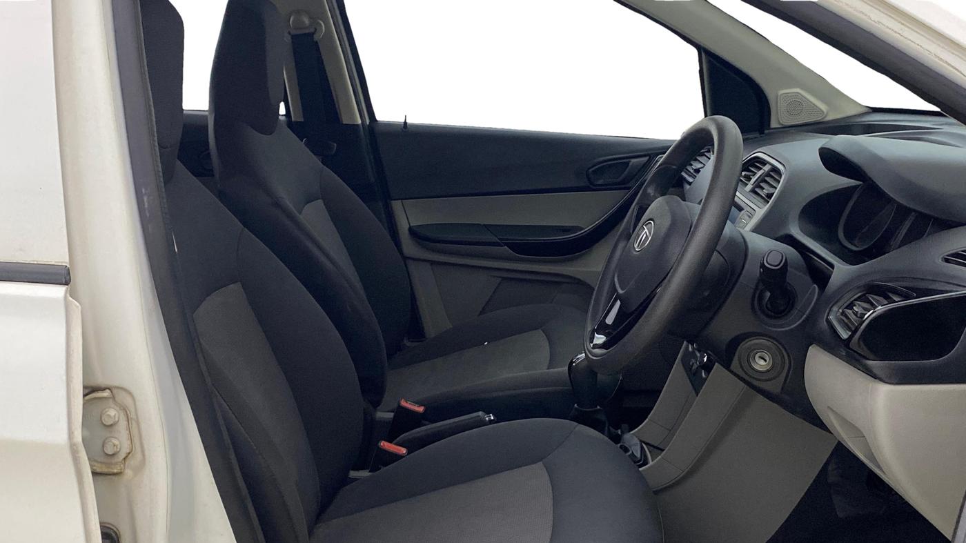 2018 Tata Tiago XT PETROL, Petrol, Manual, 22,439 km, Right Side Front Door Cabin