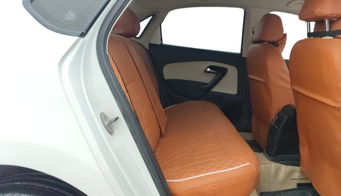 2017 Skoda Rapid AMBITION 1.6 MPI MT, Petrol, Manual, 42,422 km, Right Side Rear Door Cabin