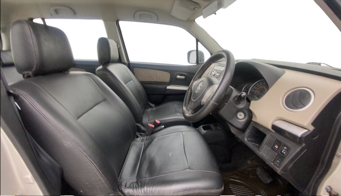 2016 Maruti Wagon R 1.0 VXI AMT, Petrol, Automatic, 28,718 km, Right Side Front Door Cabin