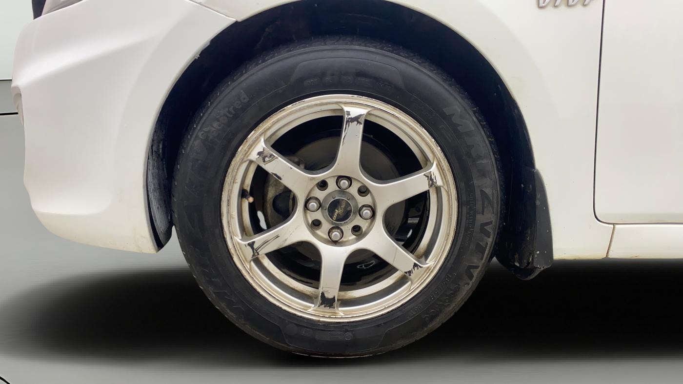 2013 Hyundai Verna FLUIDIC VTVT 1.6 EX AT, Petrol, Automatic, 92,859 km, Left Front Wheel