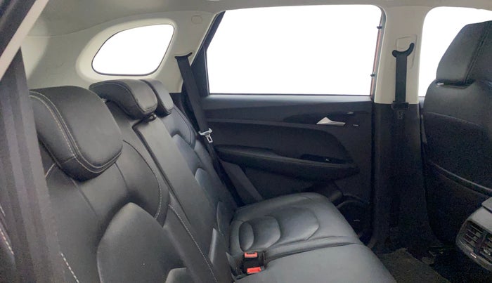 2020 MG HECTOR SHARP 1.5 DCT PETROL, Petrol, Automatic, 74,712 km, Right Side Rear Door Cabin