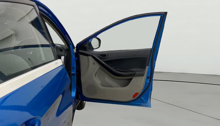 2018 Tata NEXON XT PETROL, Petrol, Manual, 60,281 km, RHS Front Door