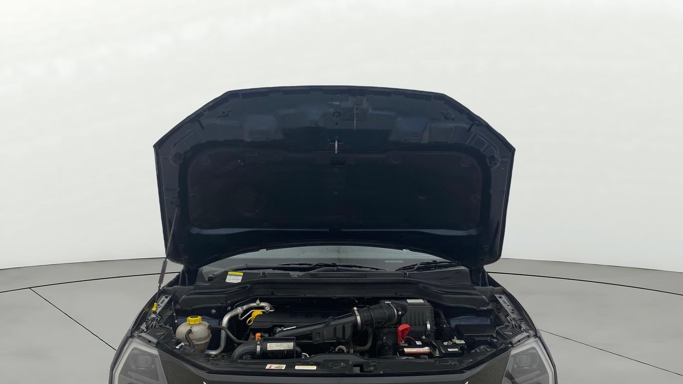 2024 Mahindra XUV 3XO AX5 1.2 L TCMPFi, Petrol, Manual, 7,921 km, Open Bonet