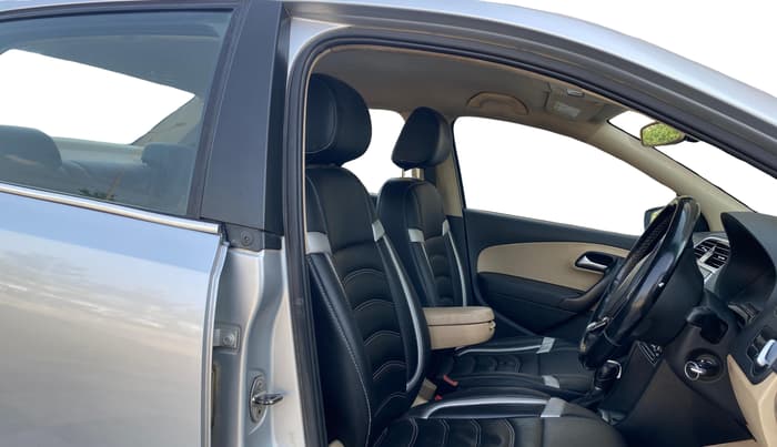 2017 Volkswagen Ameo HIGHLINE PLUS 1.5L AT 16 ALLOY, Diesel, Automatic, 1,06,109 km, Right Side Front Door Cabin