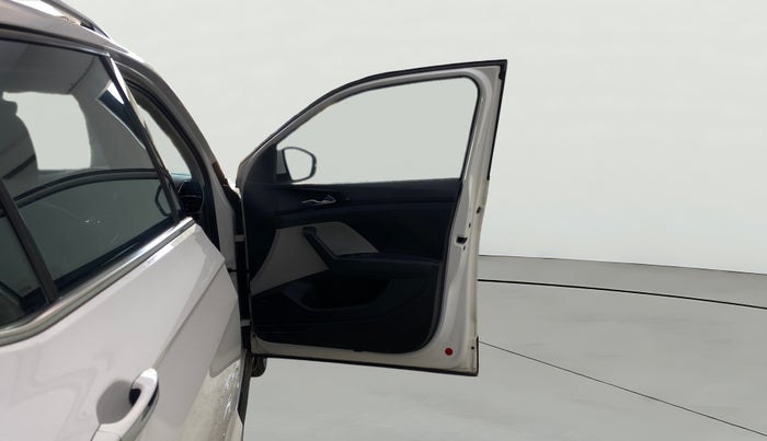 2024 Skoda KUSHAQ STYLE 1.5L TSI MT, Petrol, Manual, 17,357 km, RHS Front Door