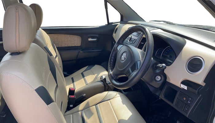 2017 Maruti Wagon R 1.0 VXI, Petrol, Manual, 27,223 km, Right Side Front Door Cabin