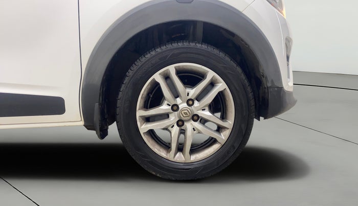 2021 Renault TRIBER RXZ AMT, Petrol, Automatic, 27,286 km, Right Front Wheel