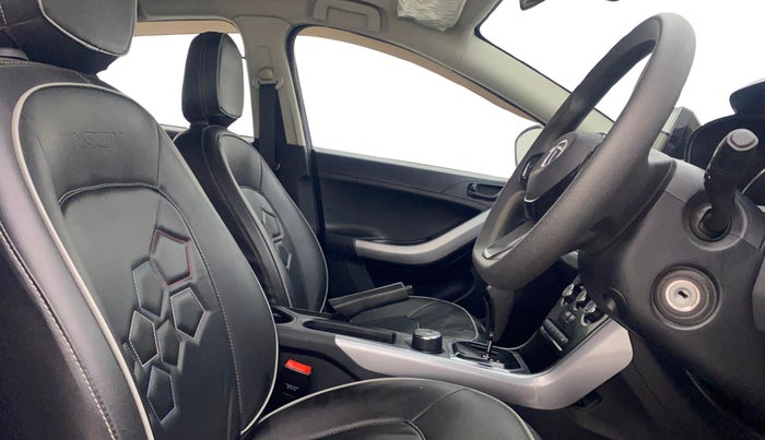 2021 Tata NEXON XMA SUNROOF PETROL, Petrol, Automatic, 20,203 km, Right Side Front Door Cabin