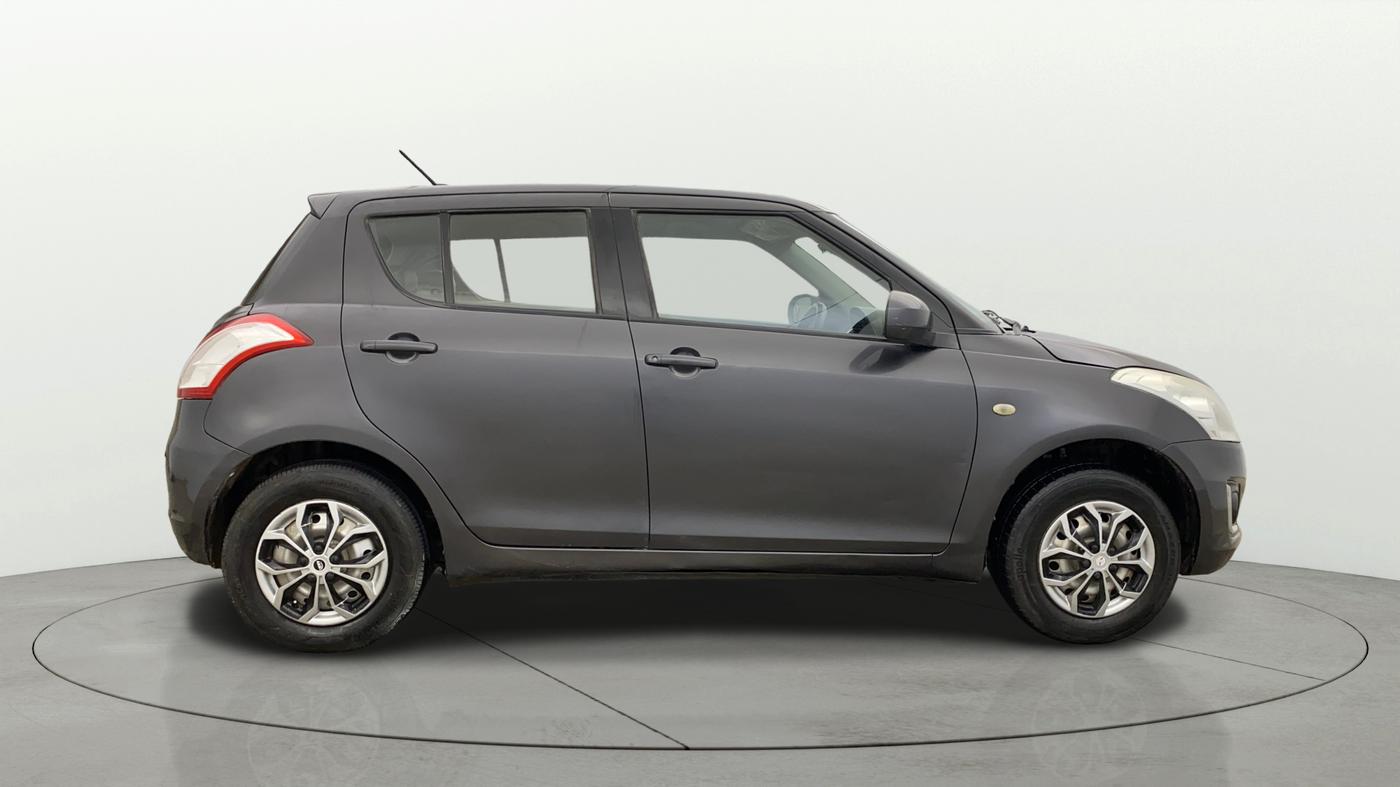 2017 Maruti Swift LXI (O), CNG, Manual, 1,08,799 km, Right Side View