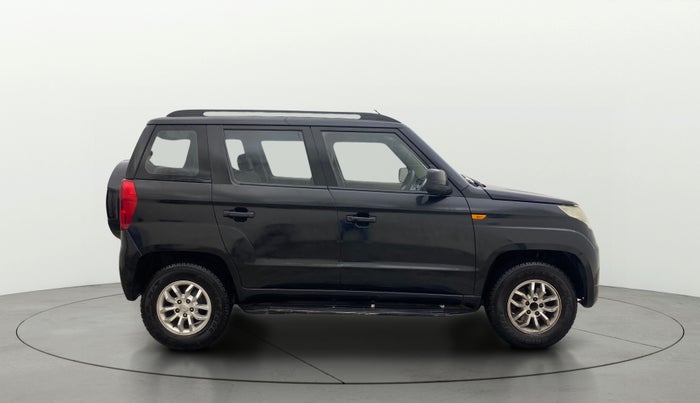 2017 Mahindra TUV300 T8, Diesel, Manual, 1,13,073 km, Right Side View