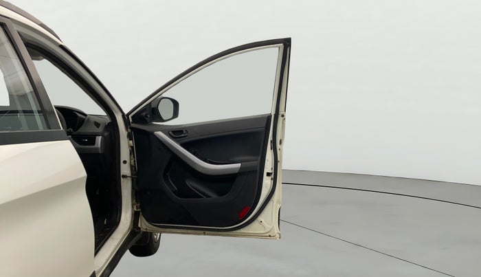 2022 Tata NEXON XM DIESEL, Diesel, Manual, 75,250 km, RHS Front Door