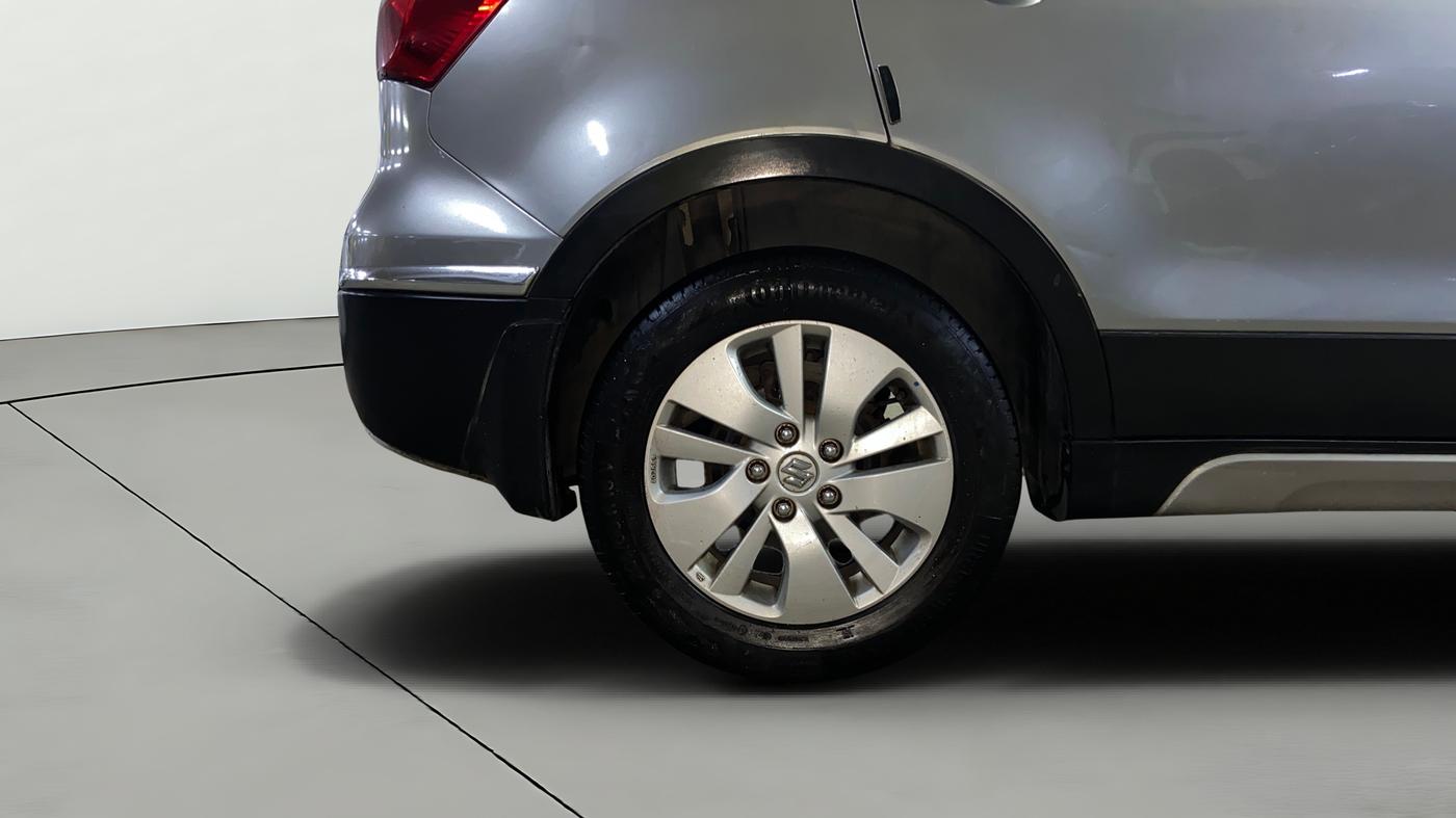 2015 Maruti S Cross ALPHA 1.6, Diesel, Manual, 1,32,030 km, Right Rear Wheel