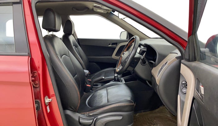 2016 Hyundai Creta SX PLUS 1.6 PETROL, Petrol, Manual, 55,946 km, Right Side Front Door Cabin