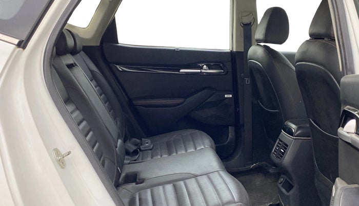 2020 KIA SELTOS GTX PLUS AT 1.5 DIESEL, Diesel, Automatic, 31,482 km, Right Side Rear Door Cabin